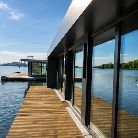 Comfortable House On The Water With A Jacuzzi * Дзивнув